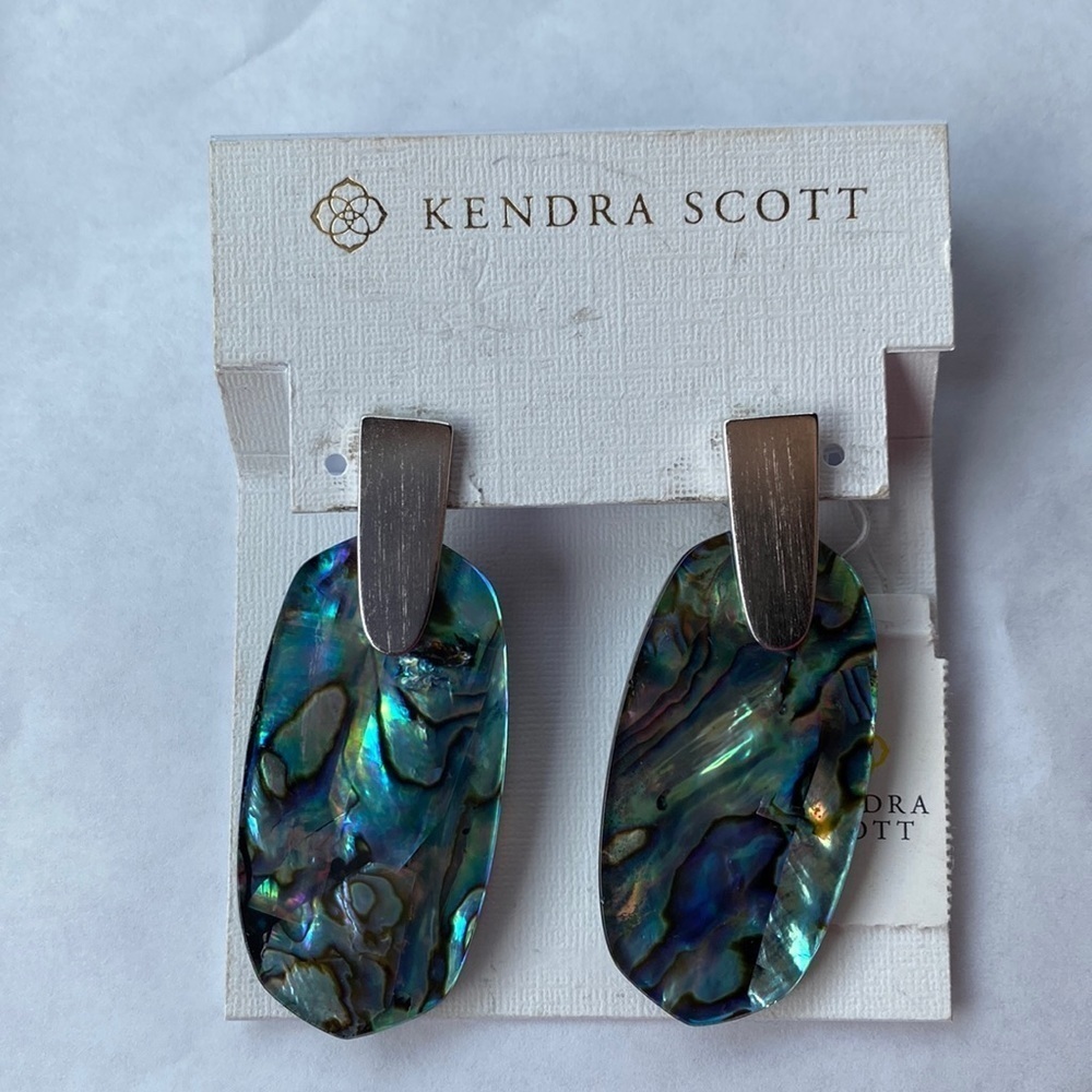 KENDRA Scott Aragon earrings in rhodium silver and abalone